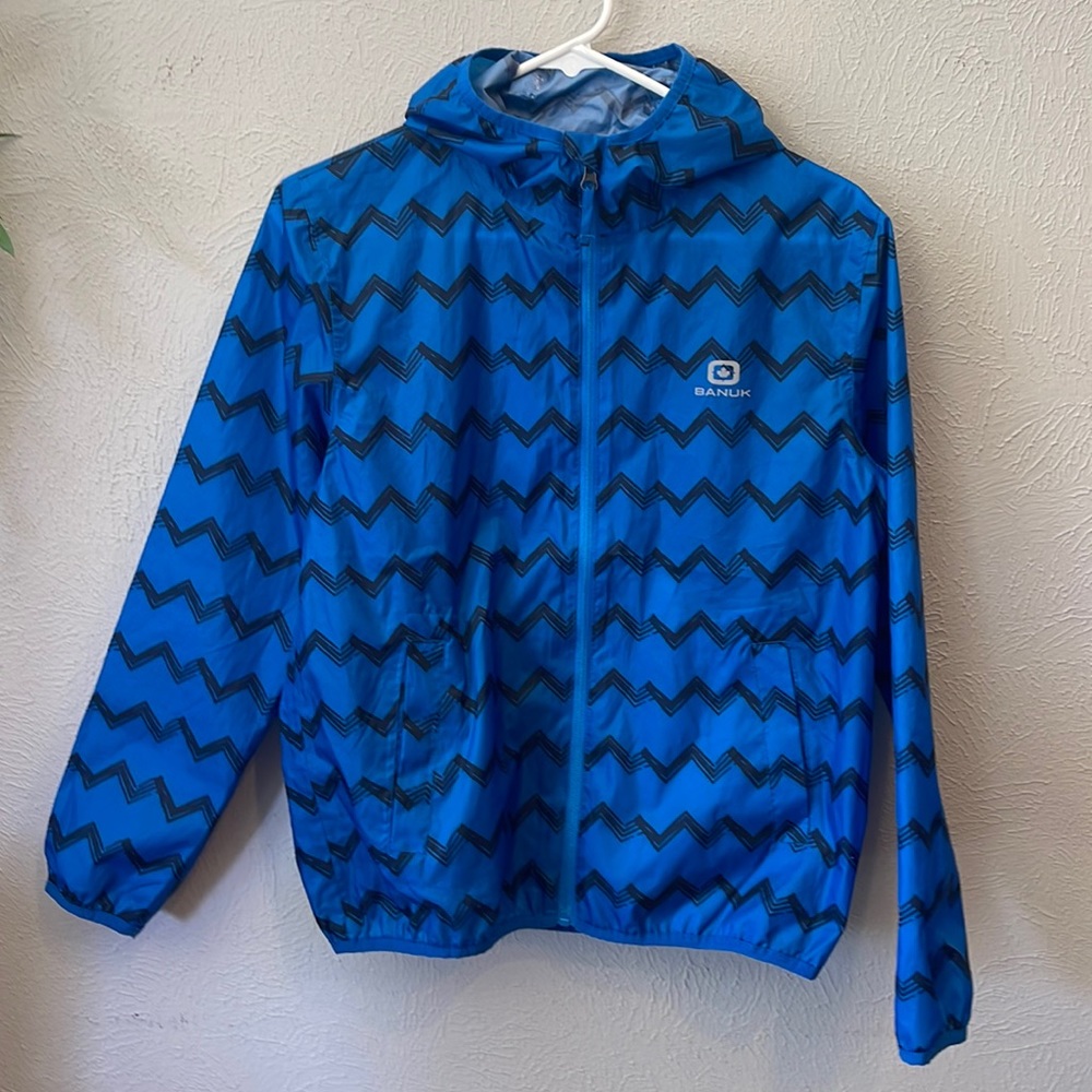 Banuk kids waterproof rain coat. Blue. Size M youth.